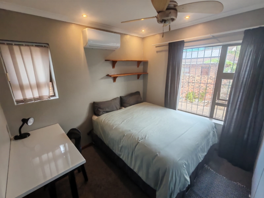 To Let 1 Bedroom Property for Rent in Summerstrand Eastern Cape